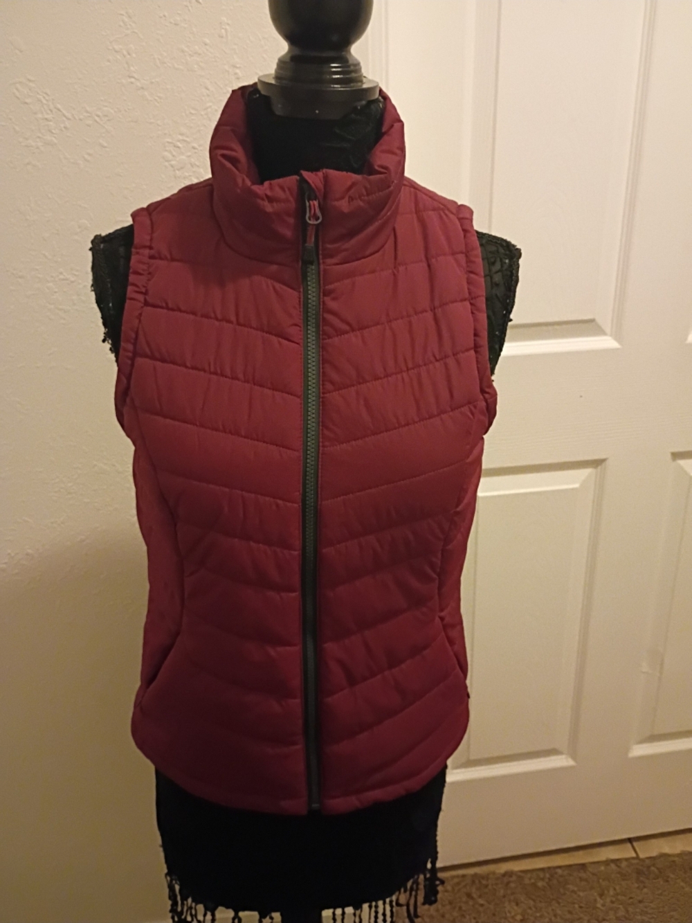 Women's Quilted Zip Vest in Wine